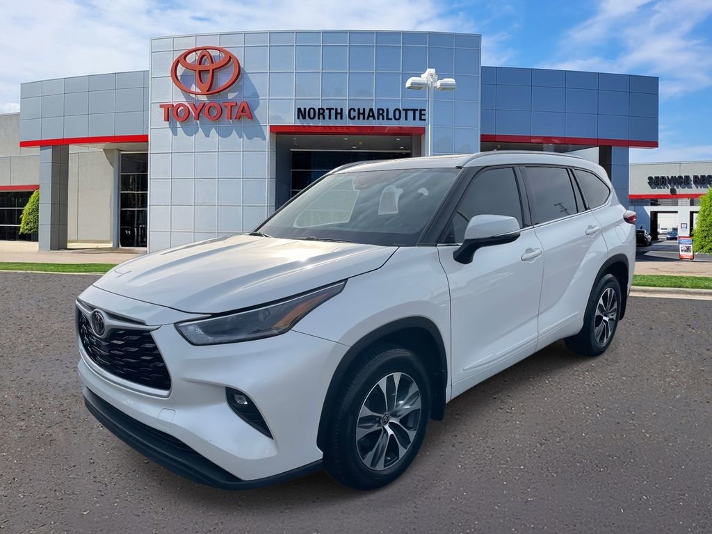 Used 2021 Toyota Highlander XLE image 5