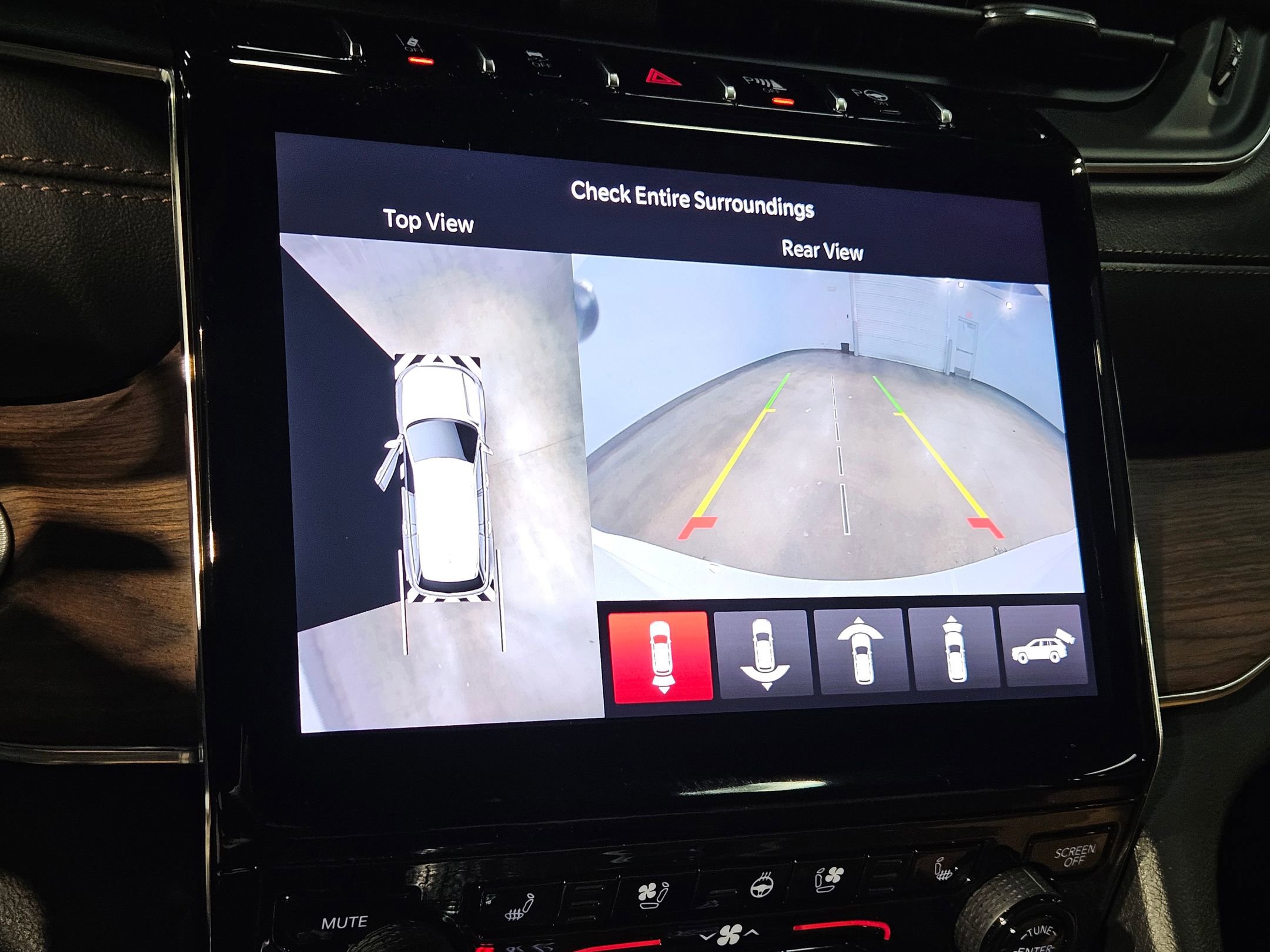 Used 2024 Jeep Grand Cherokee L Summit image 32