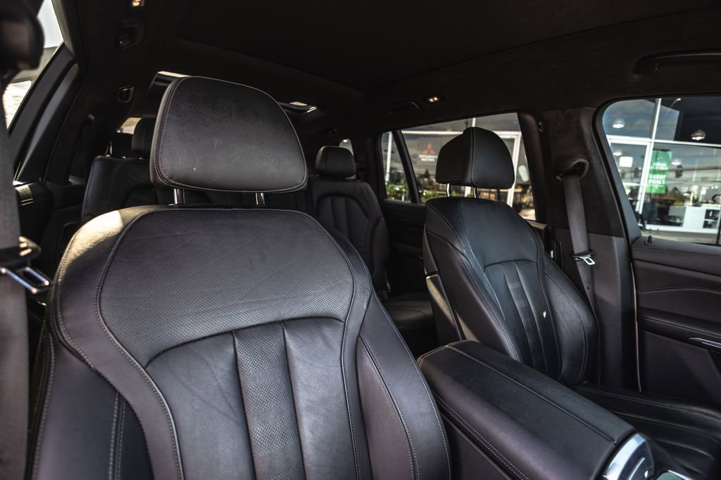 Used 2022 BMW X7 M50i w/ Cold Weather Package AWD/4WD image 33