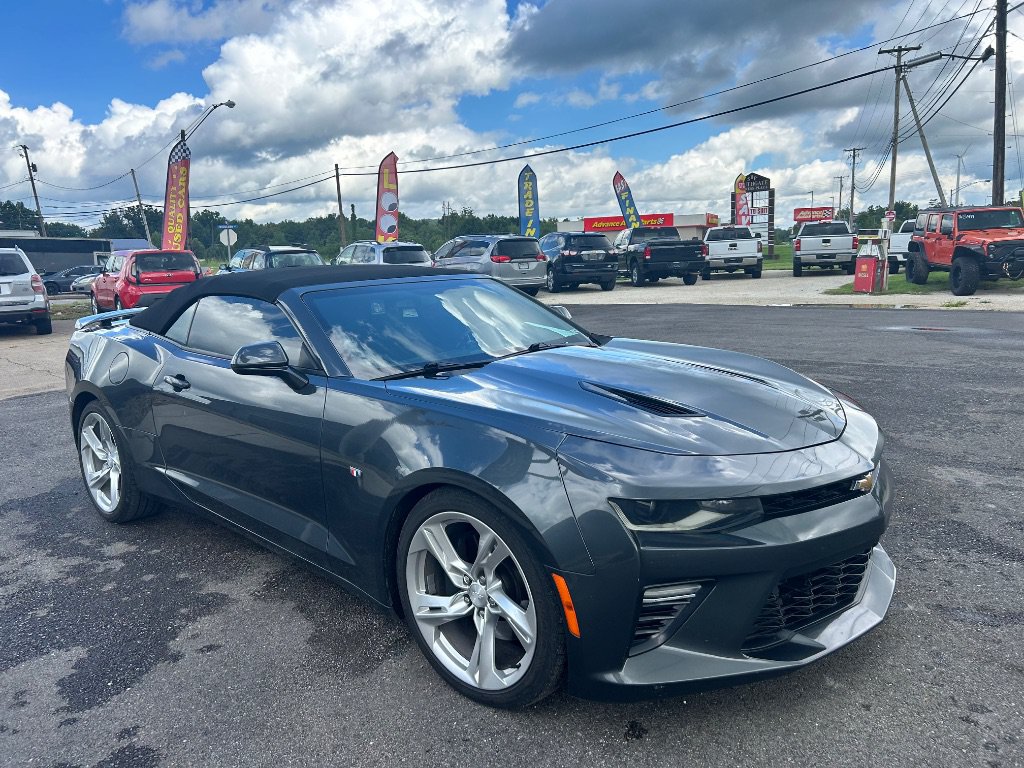 Used 2017 Chevrolet Camaro SS RWD image 3