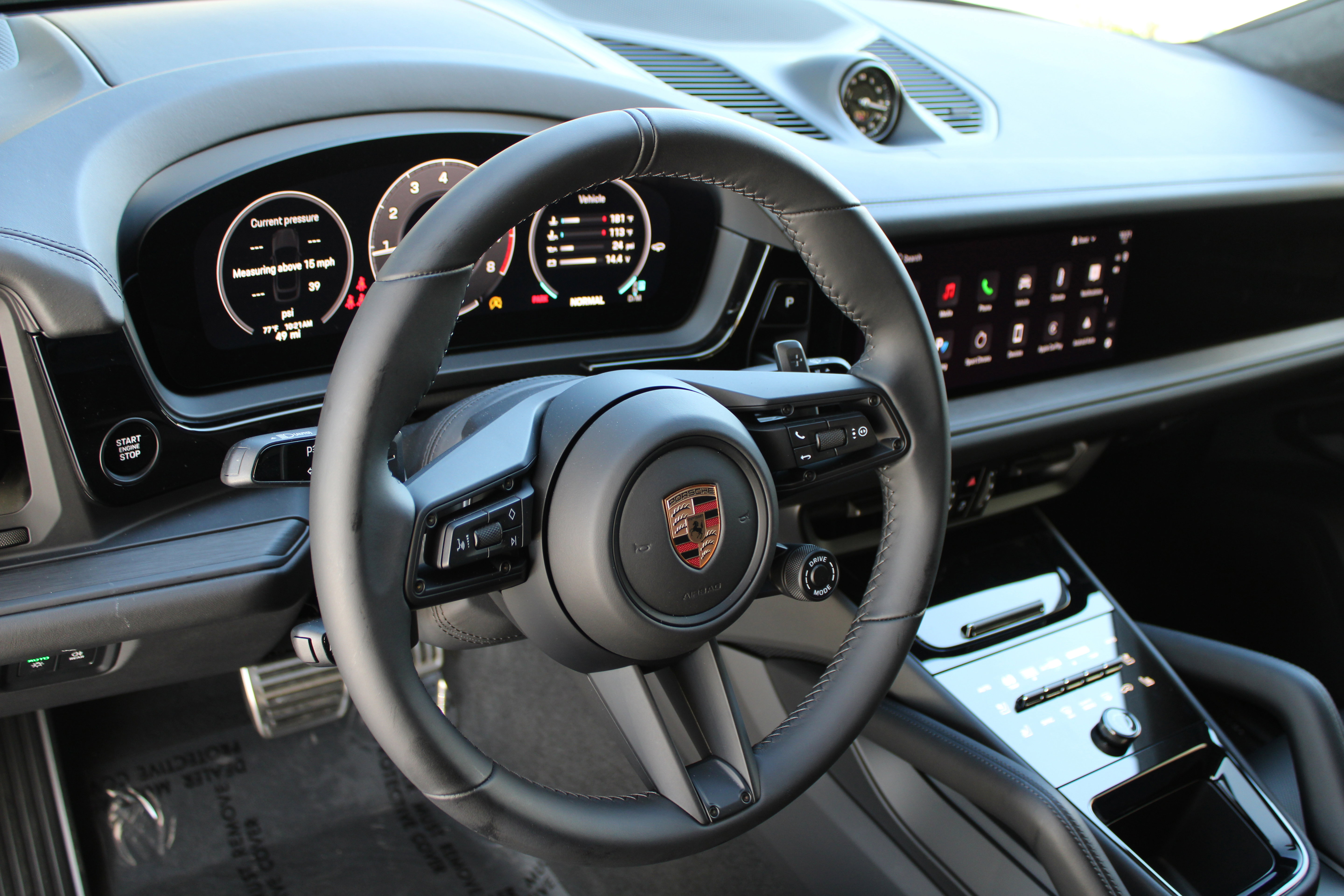 New 2025 Porsche Cayenne GTS image 4