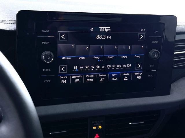 Used 2025 Volkswagen Jetta SE w/ Sunroof Package image 16