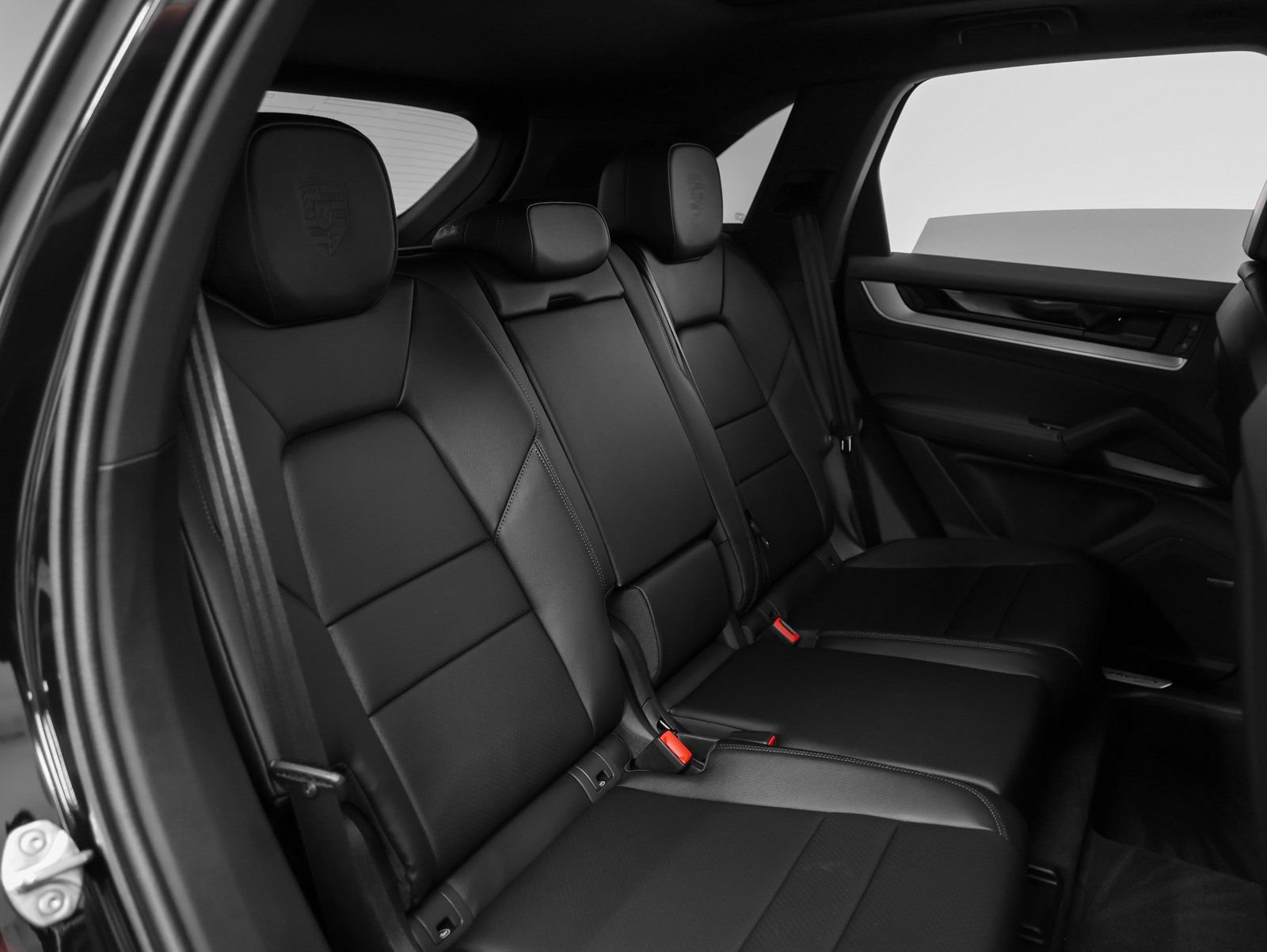 Certified 2025 Porsche Cayenne image 24