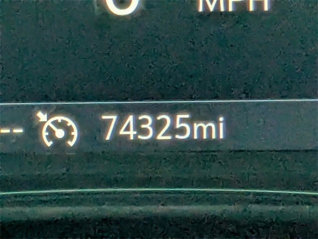 Used 2023 Chevrolet Traverse LT image 28