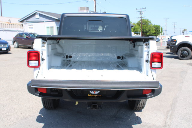 Used 2022 Jeep Gladiator Sport AWD/4WD image 8