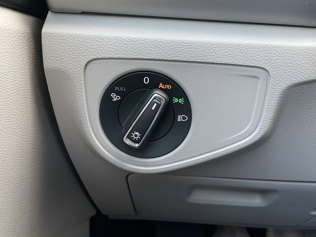 Used 2022 Volkswagen Atlas SE image 46