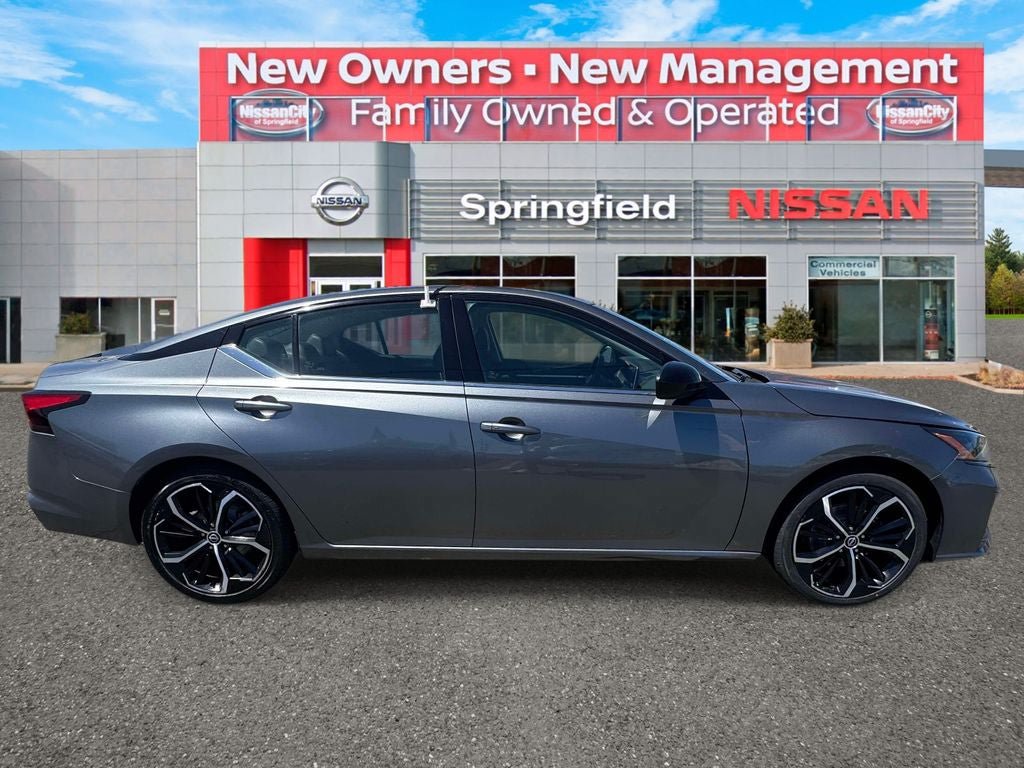 Used 2023 Nissan Altima 2.5 SR FWD image 6