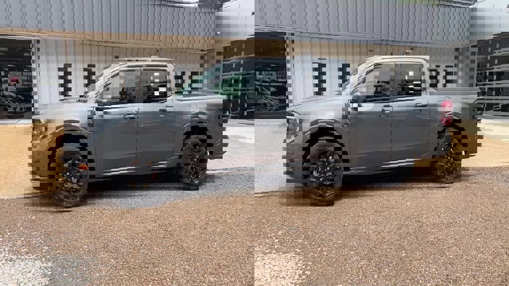 New 2025 Ford Maverick Lobo image 3