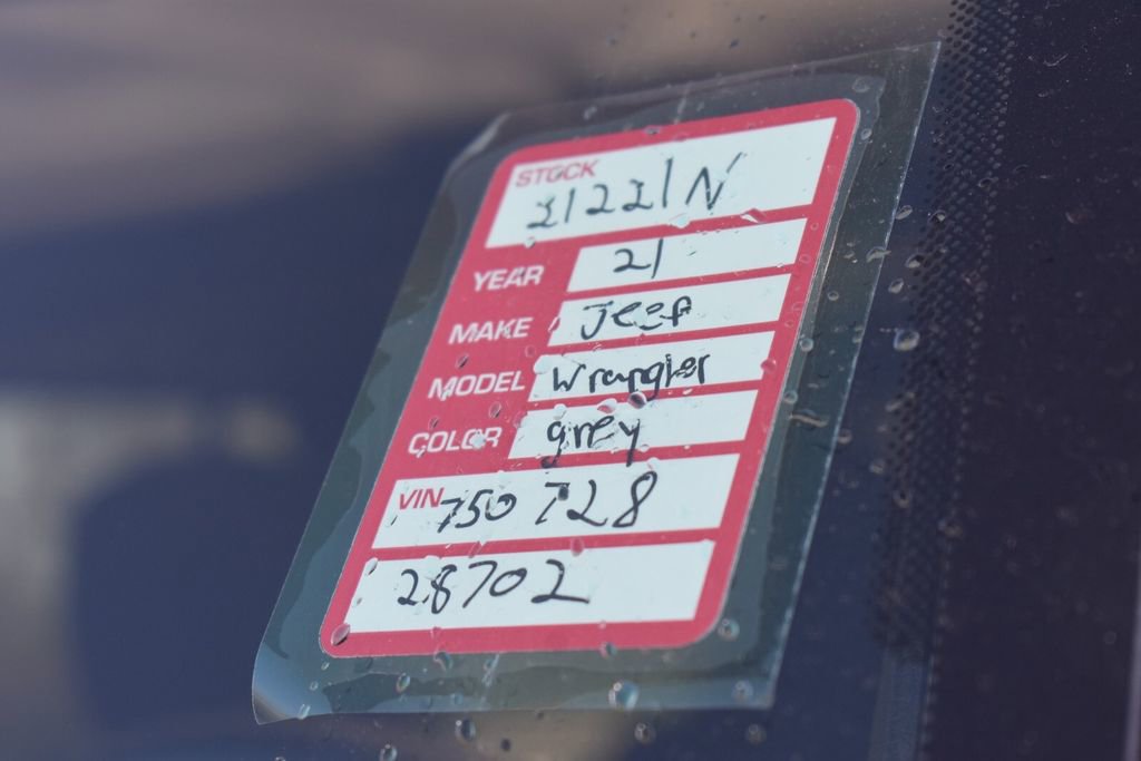 Used 2021 Jeep Wrangler Unlimited Sahara AWD/4WD image 37