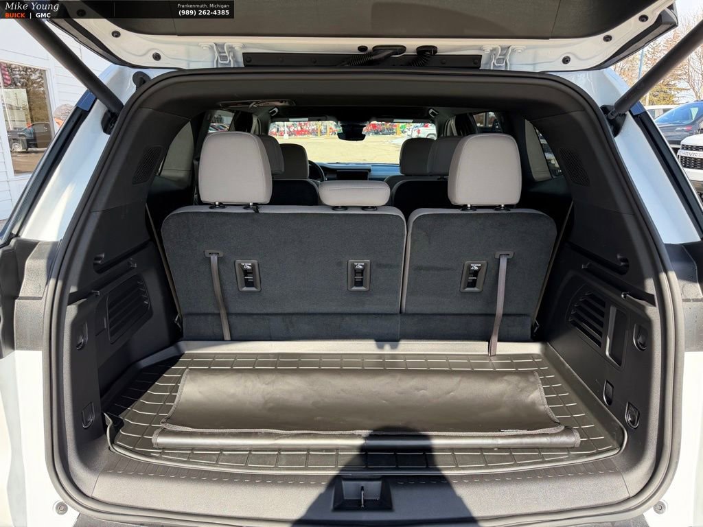 Used 2026 GMC Acadia Elevation image 9