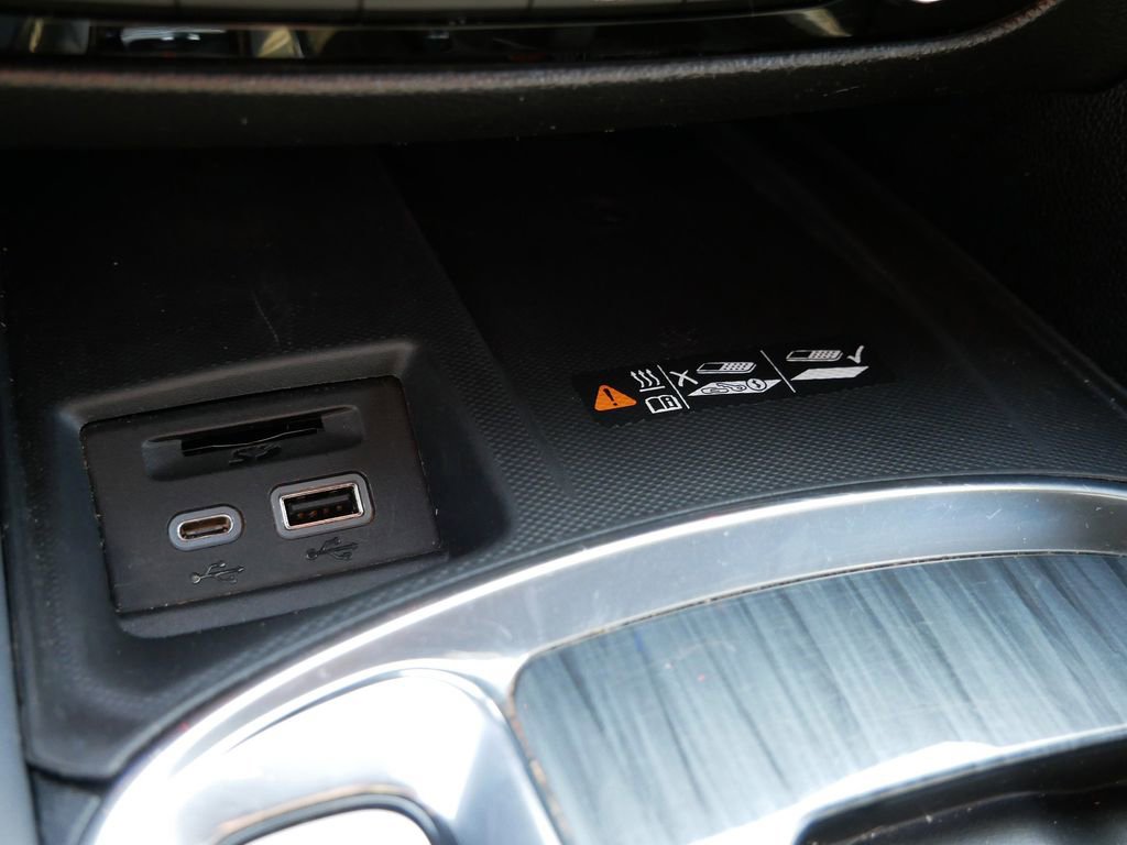 Used 2023 Buick Enclave Essence image 20