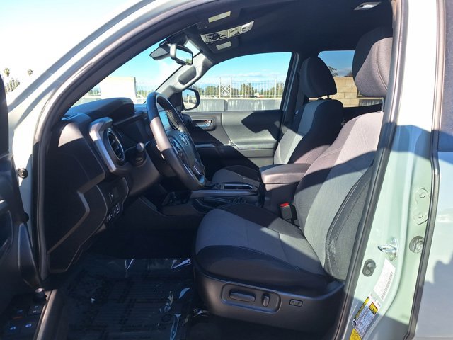 Used 2023 Toyota Tacoma TRD Off-Road image 10