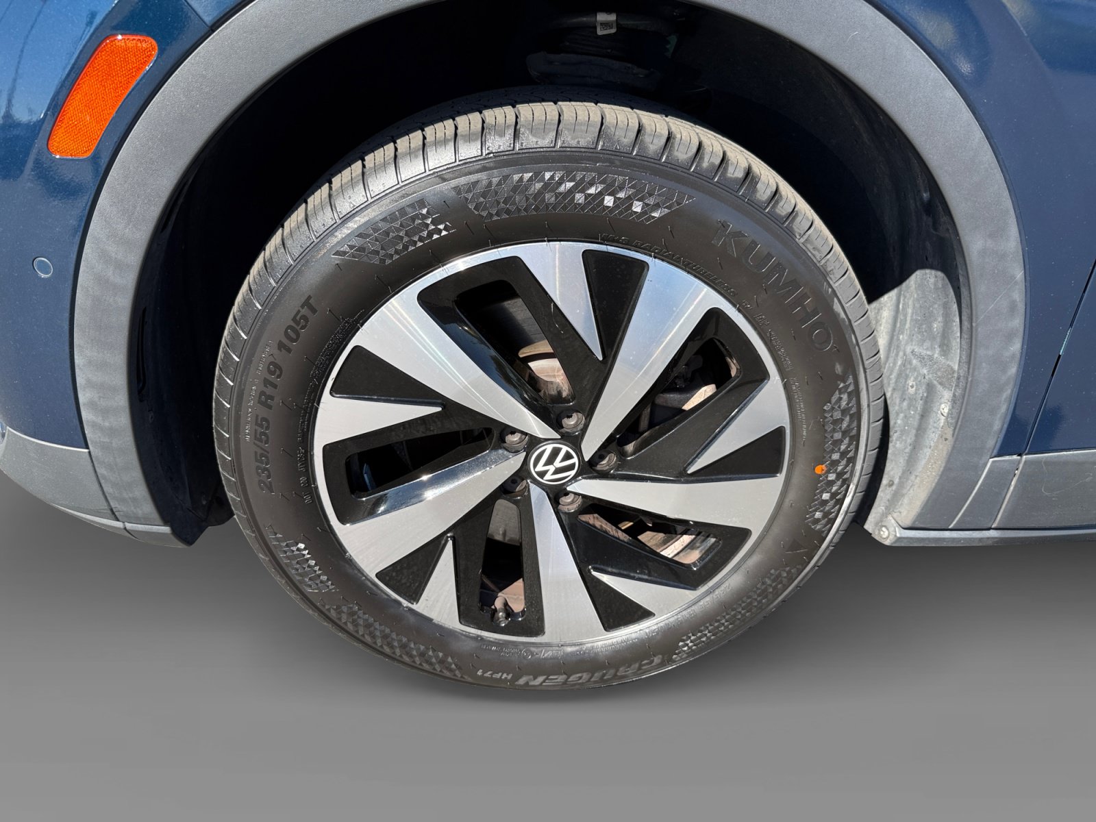 Used 2023 Volkswagen ID.4 Pro AWD/4WD image 9