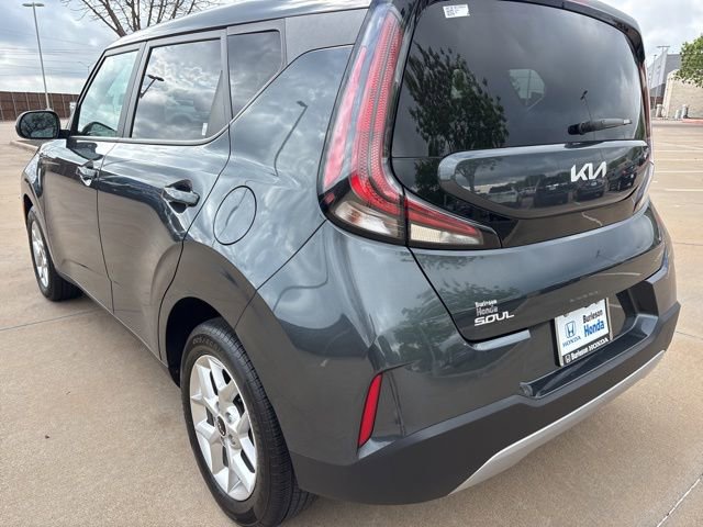 Used 2025 Kia Soul LX w/ LX Technology Package FWD image 4