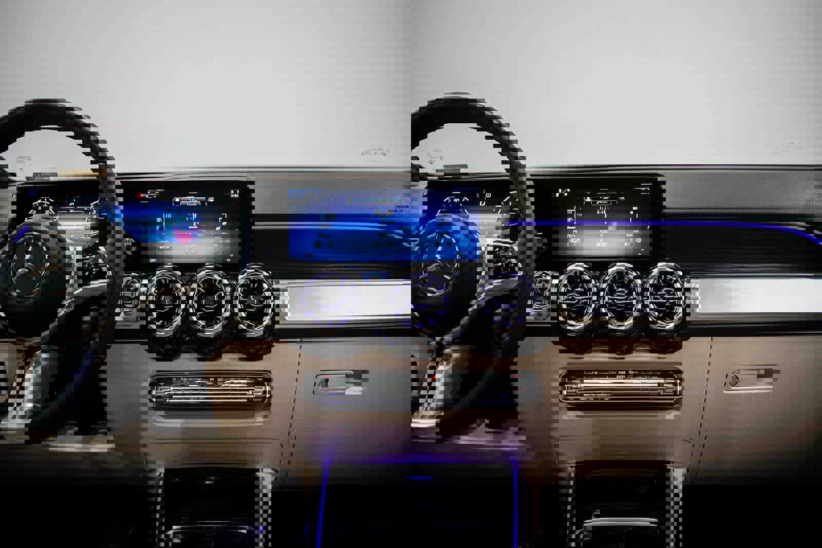 Used 2026 Mercedes-Benz GLB 250 image 13