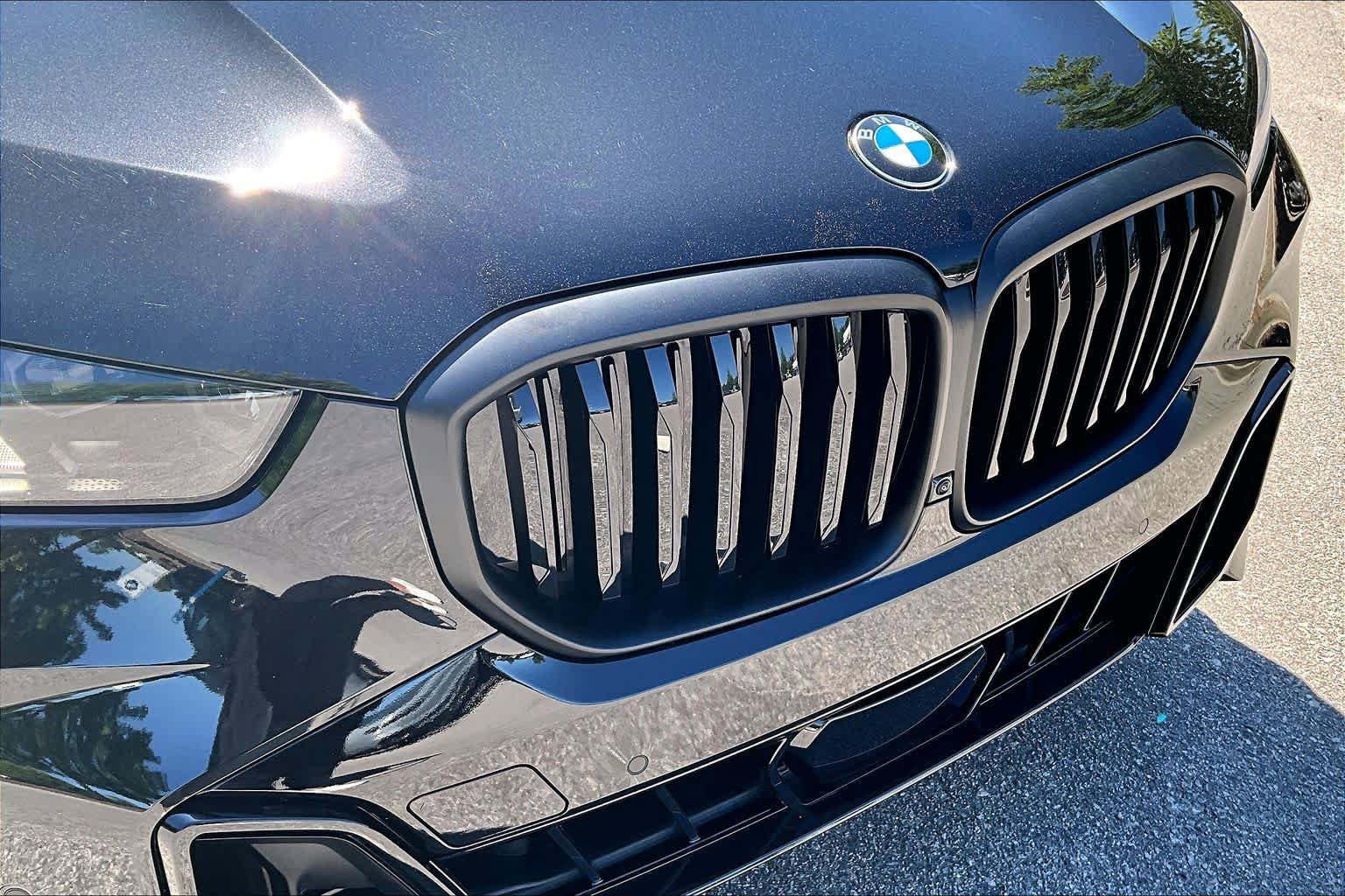 Used 2026 BMW X5 sDrive40i w/ M Sport Package RWD image 32