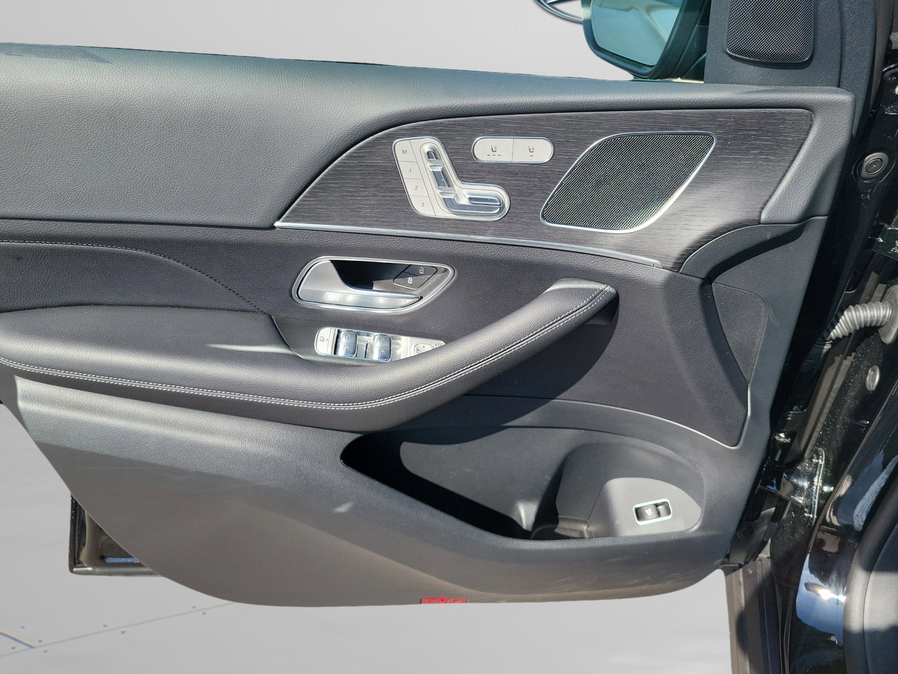 Certified 2026 Mercedes-Benz GLE 350 4MATIC image 6