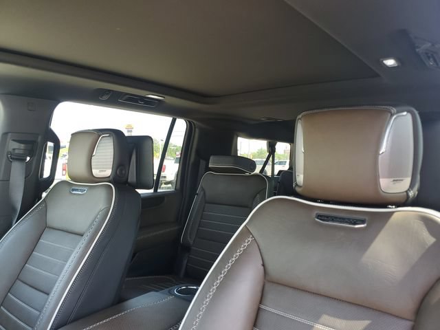 Used 2026 GMC Yukon XL Denali Ultimate w/ LPO, Get Active Package AWD/4WD image 22