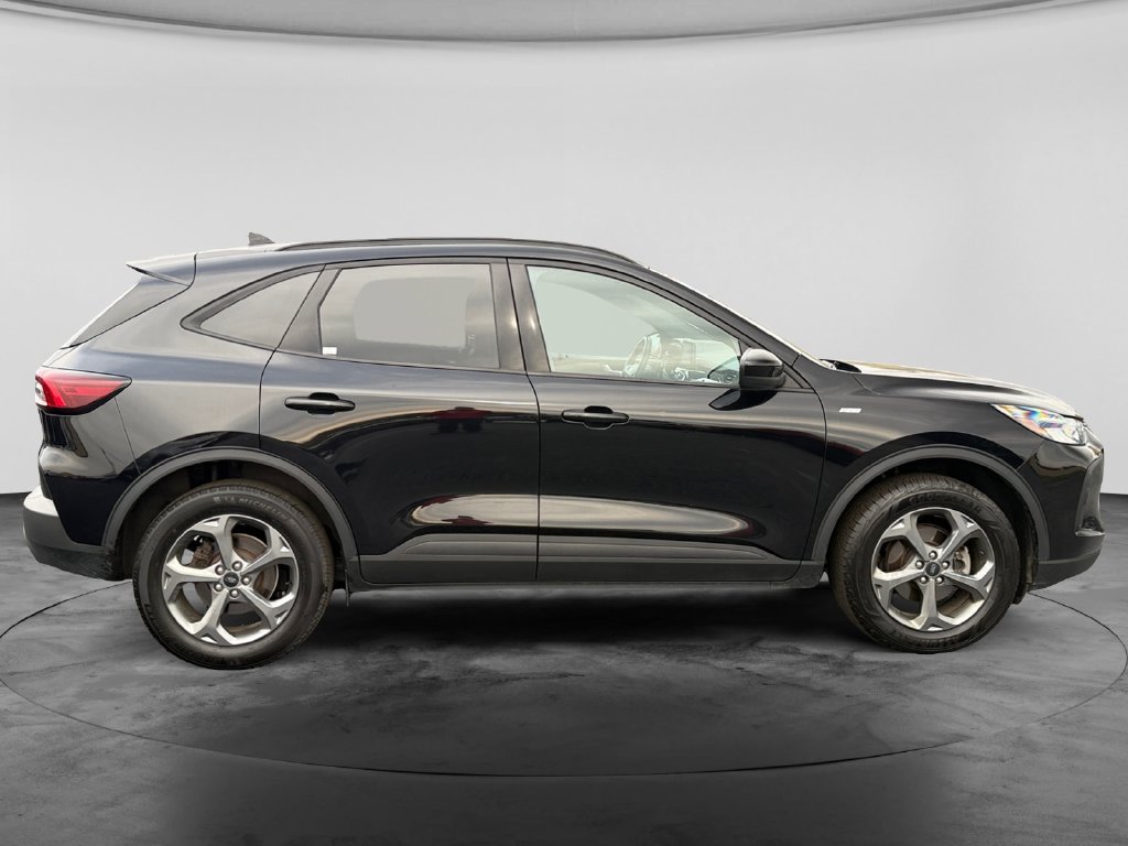 Used 2025 Ford Escape ST-Line Select AWD/4WD image 11