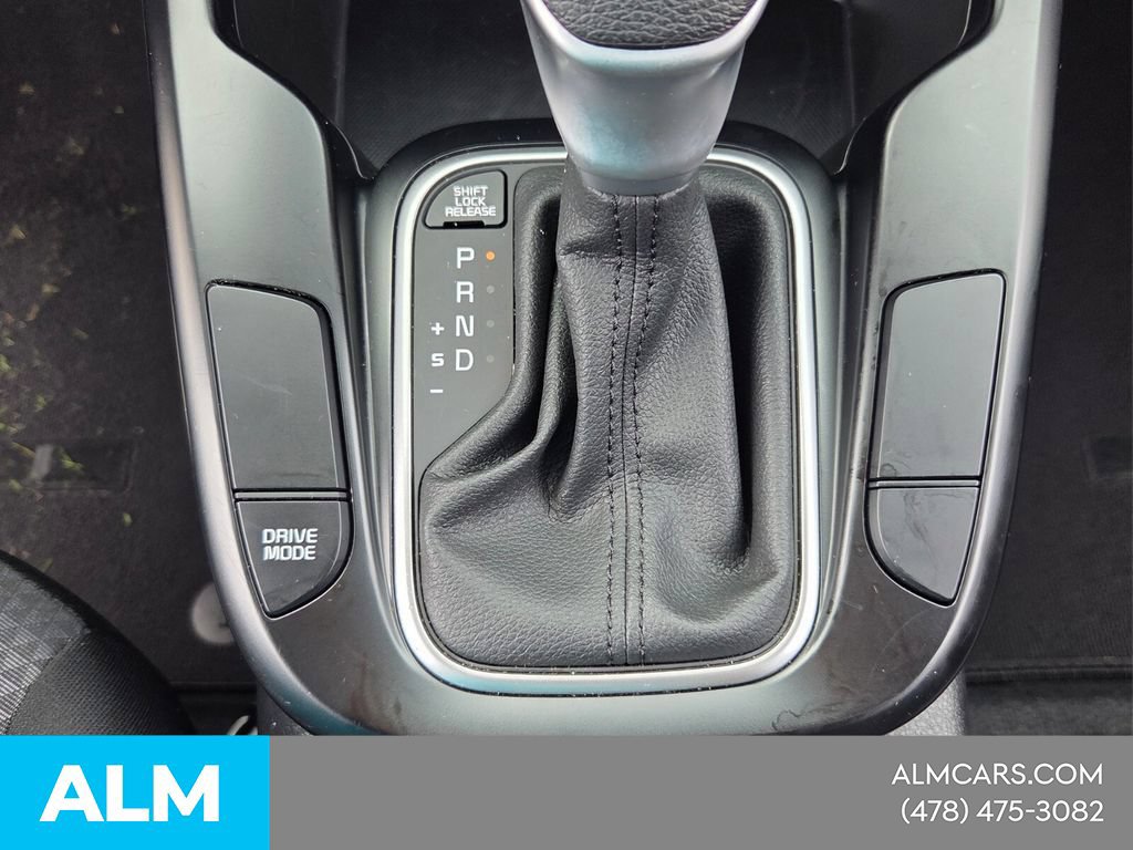 Used 2025 Kia Soul LX w/ LX Technology Package FWD image 18