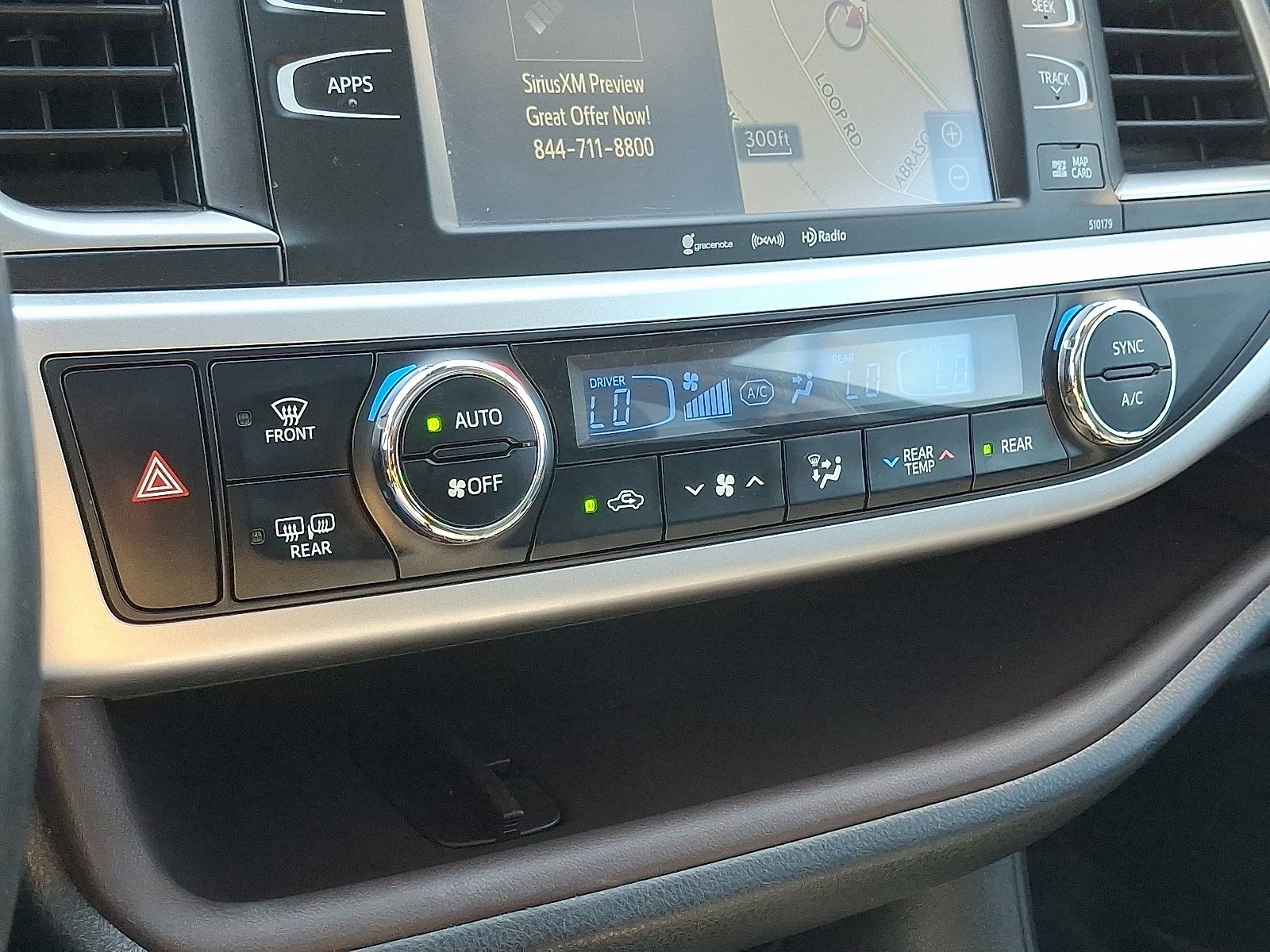 Used 2017 Toyota Highlander XLE AWD/4WD image 19