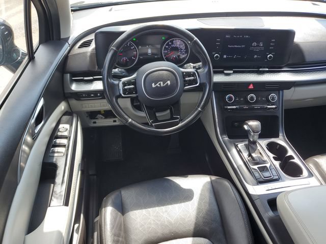 Used 2022 Kia Carnival LX FWD image 11