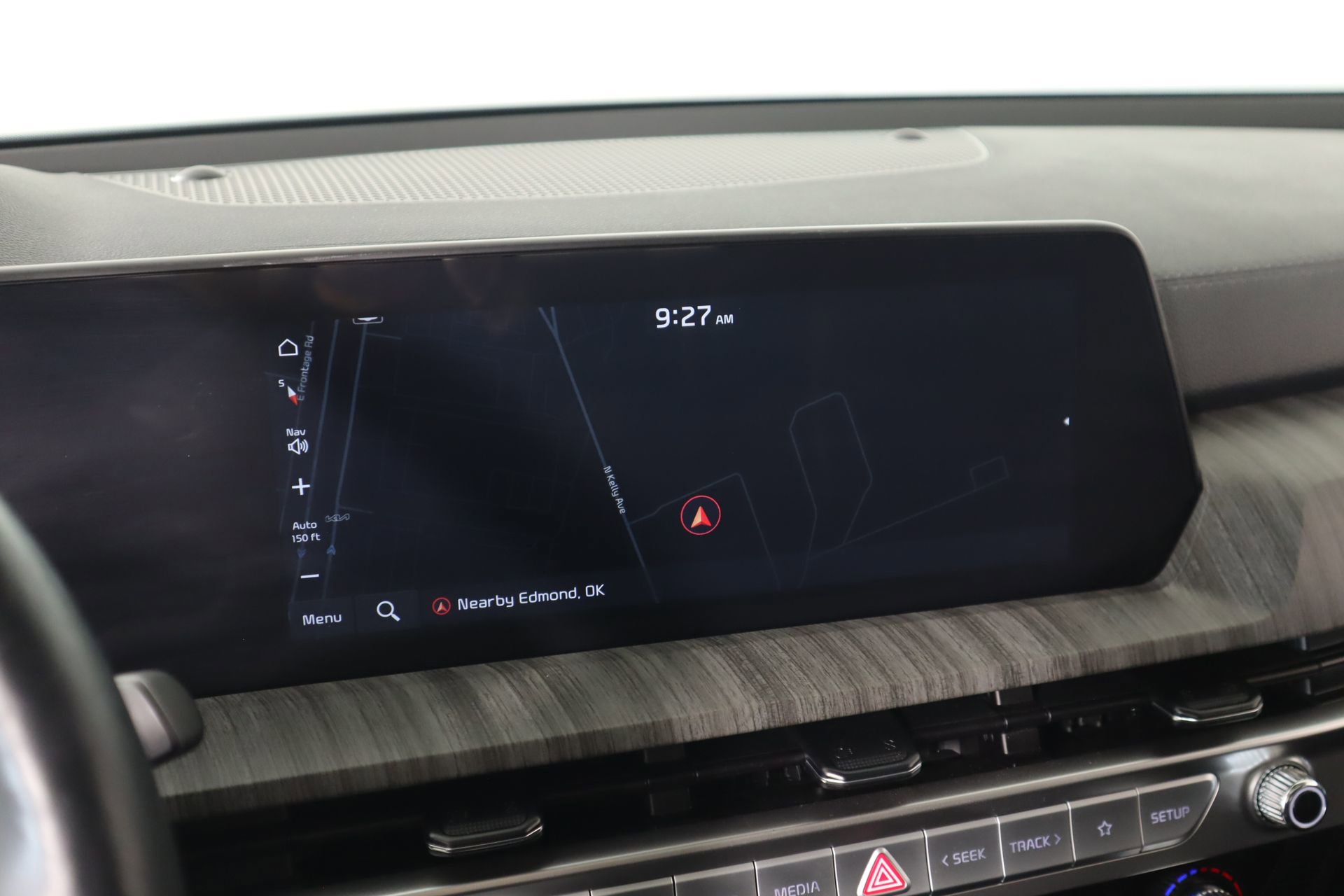 Used 2024 Kia Telluride EX w/ EX Captain's Chair Package image 7