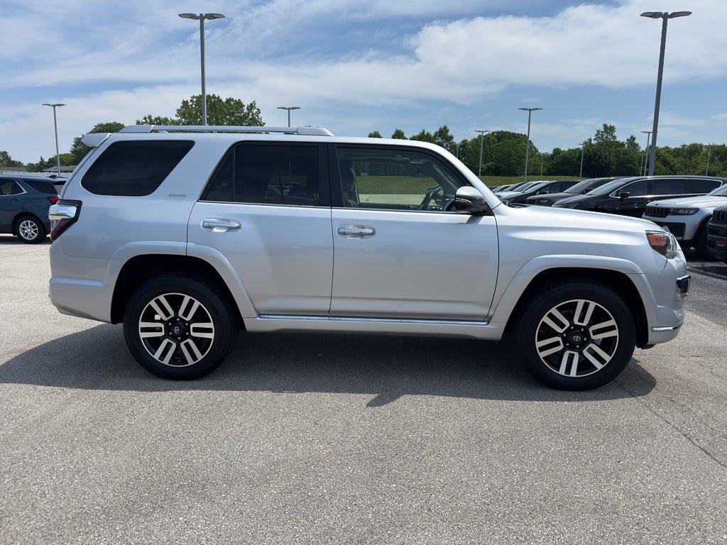Used 2018 Toyota 4Runner Limited AWD/4WD image 4