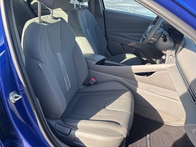 Used 2023 Hyundai Elantra SEL w/ Convenience Package image 12