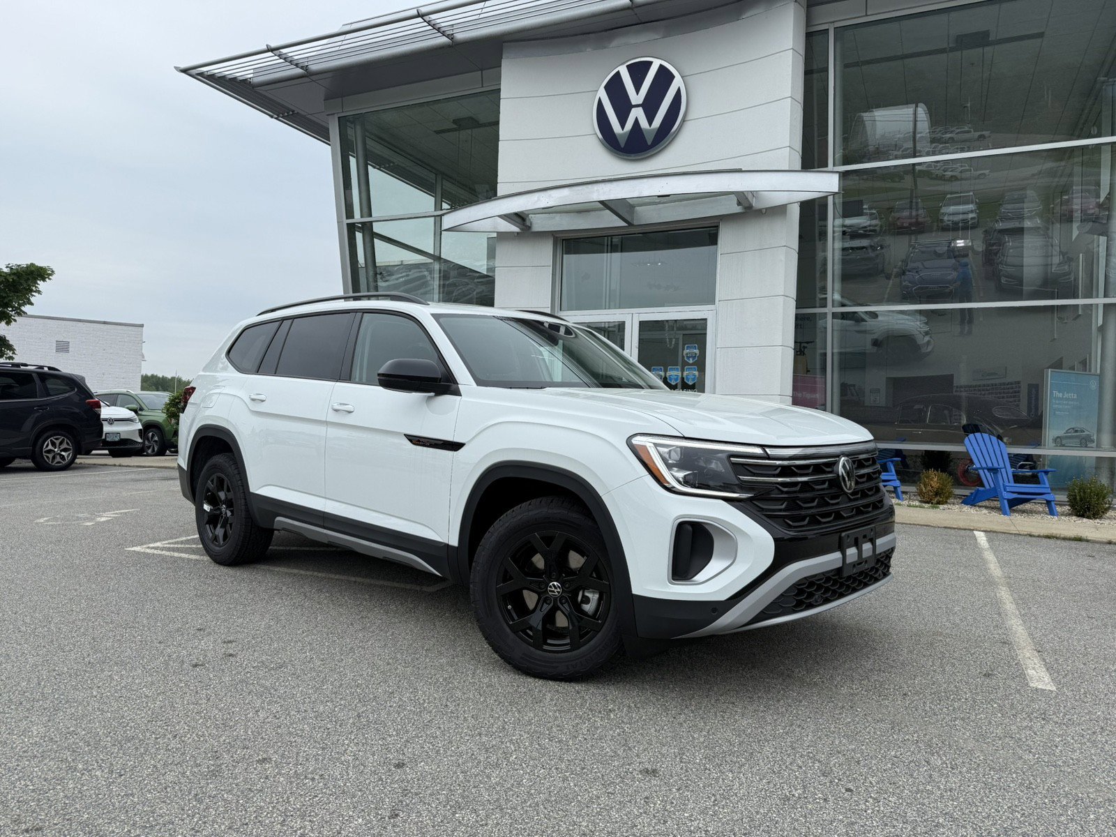 New 2025 Volkswagen Atlas Peak Edition SE