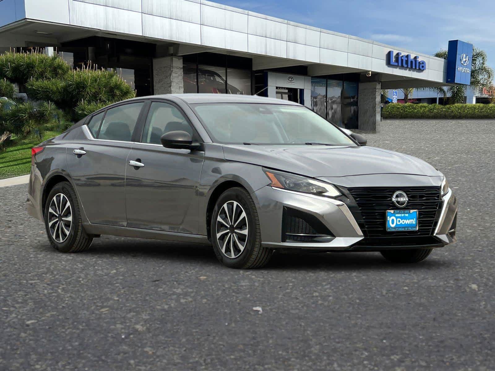 Used 2024 Nissan Altima 2.5 S FWD image 10