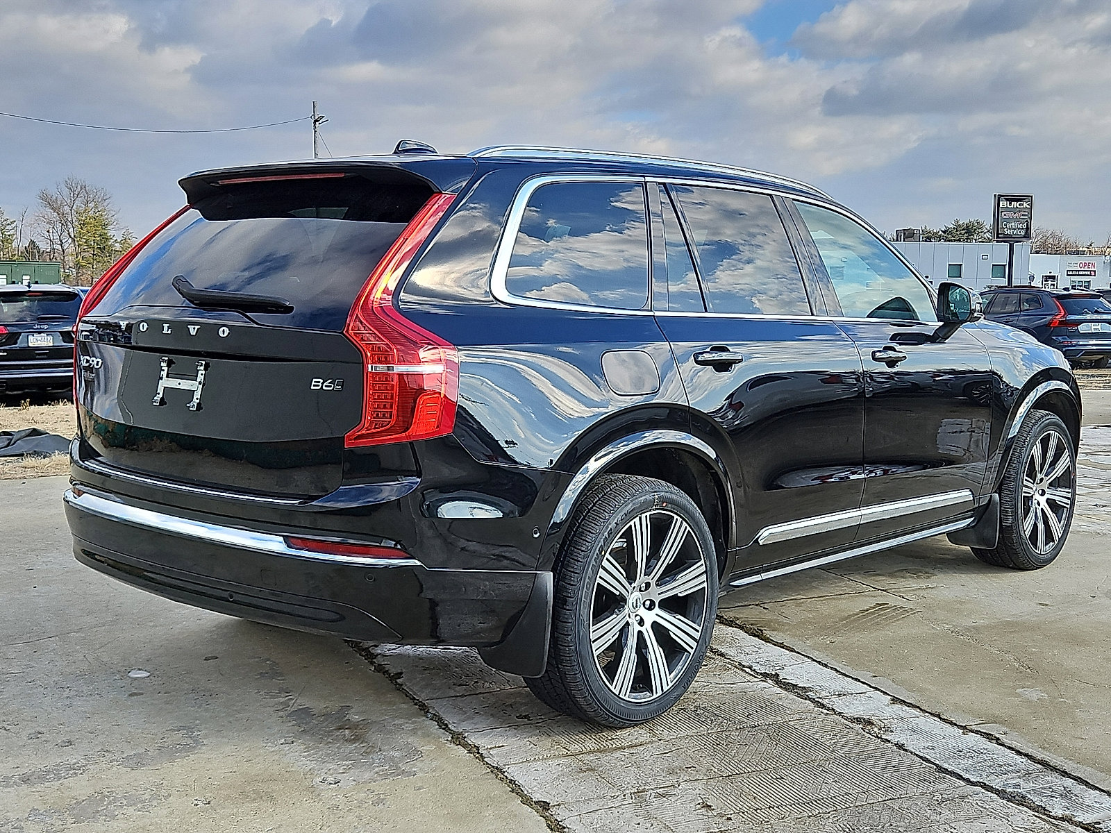 Certified 2023 Volvo XC90 B6 Ultimate w/ Protection Package image 6