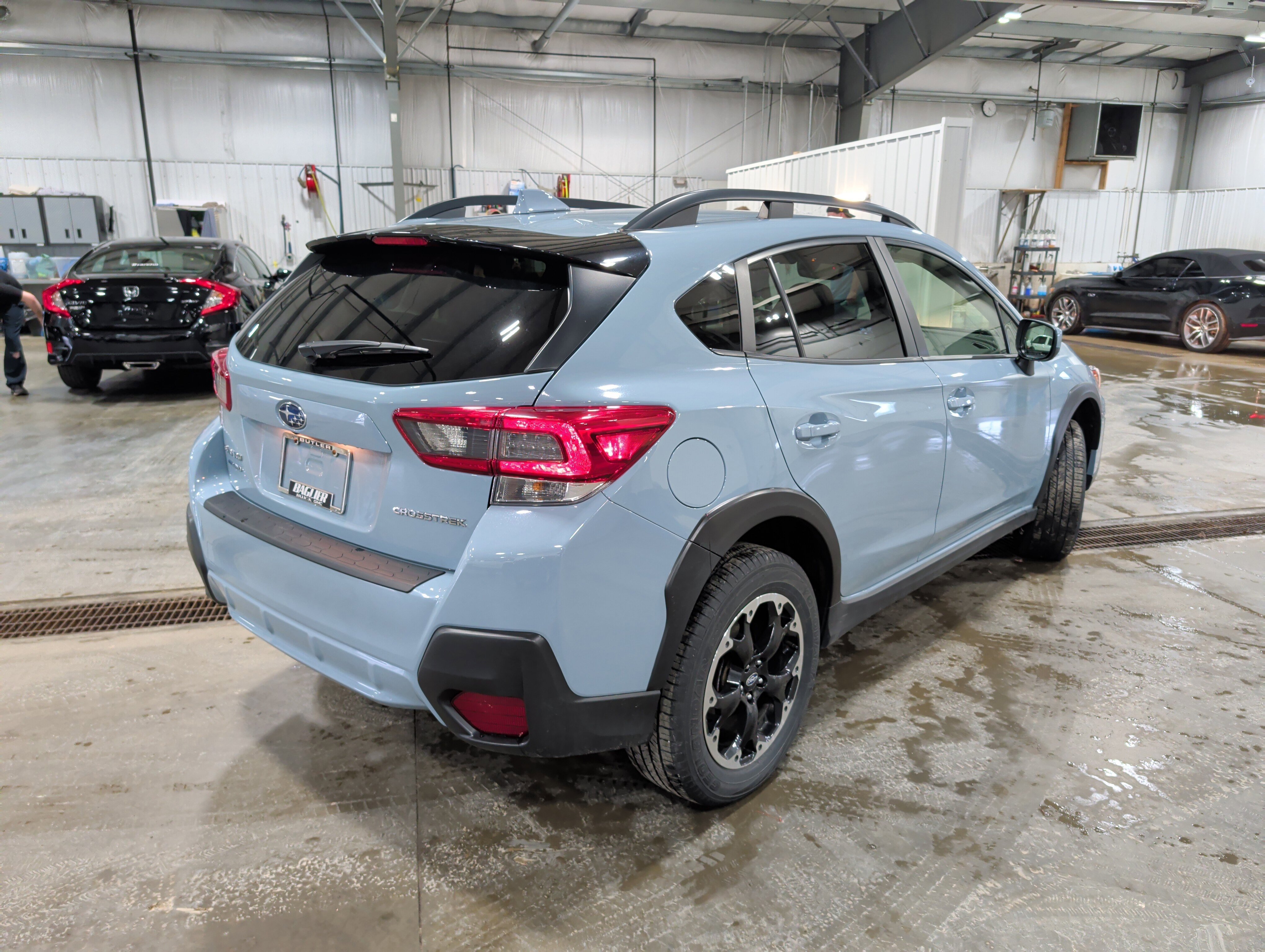 Used 2023 Subaru Crosstrek 2.0i Premium image 3