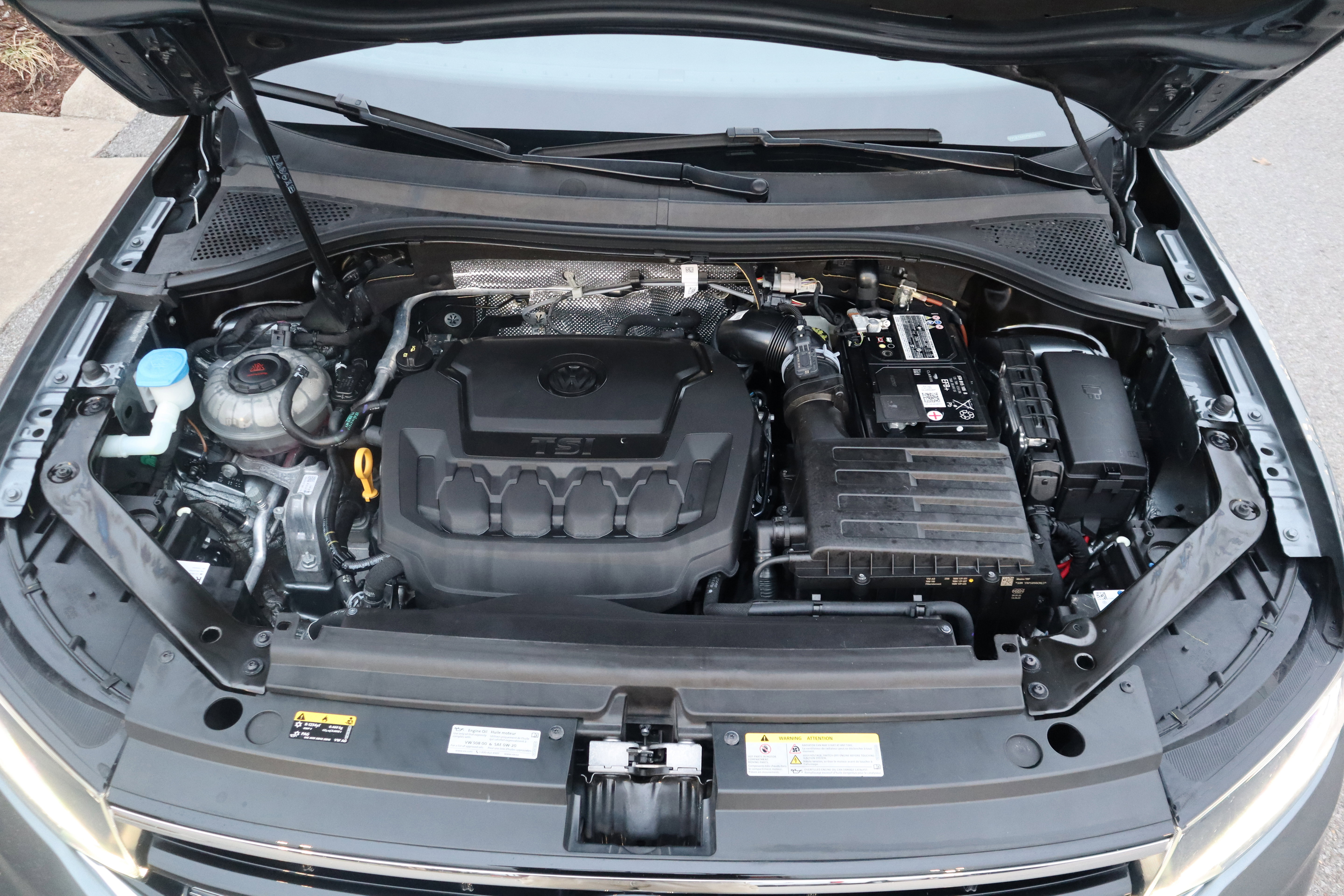 Used 2023 Volkswagen Tiguan SE R-Line image 33