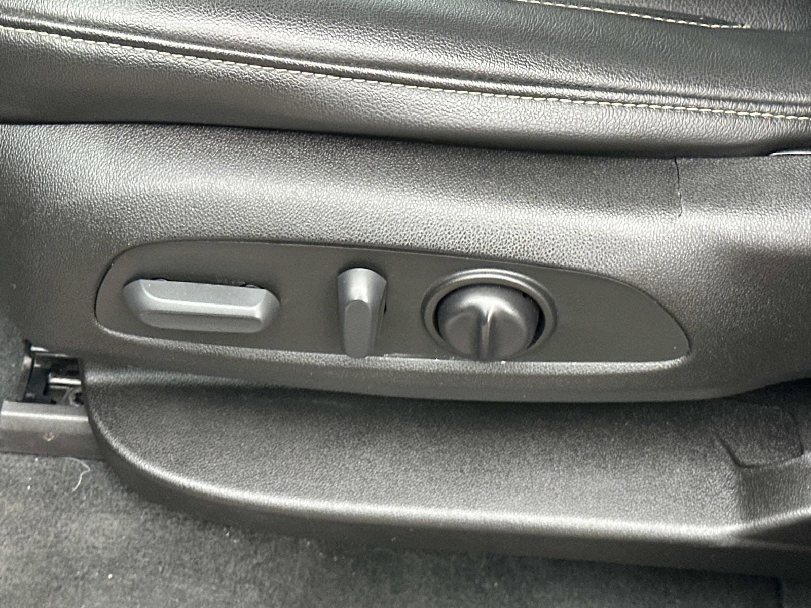 Used 2022 Chevrolet Traverse LT w/ LPO, Floor Liner Package image 23