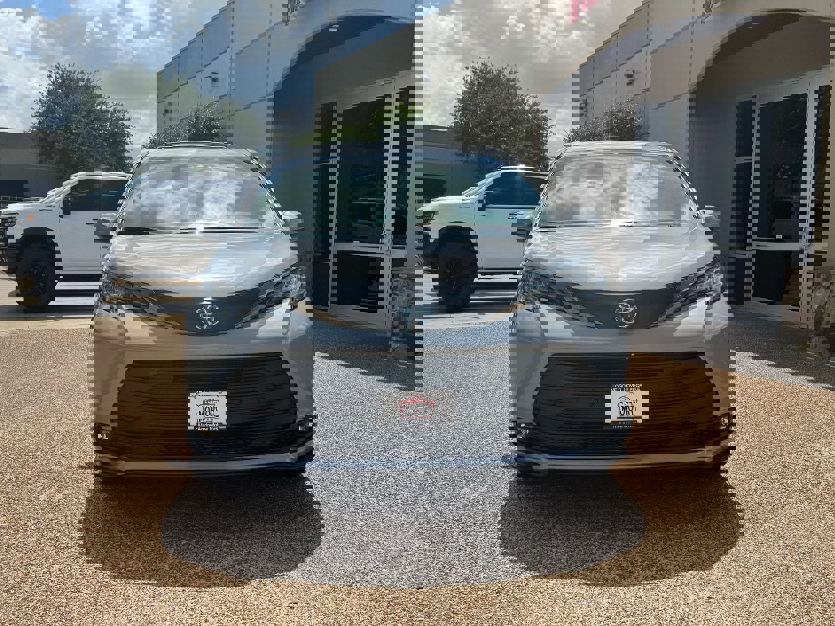 Used 2024 Toyota Sienna XLE Woodland Edition image 5