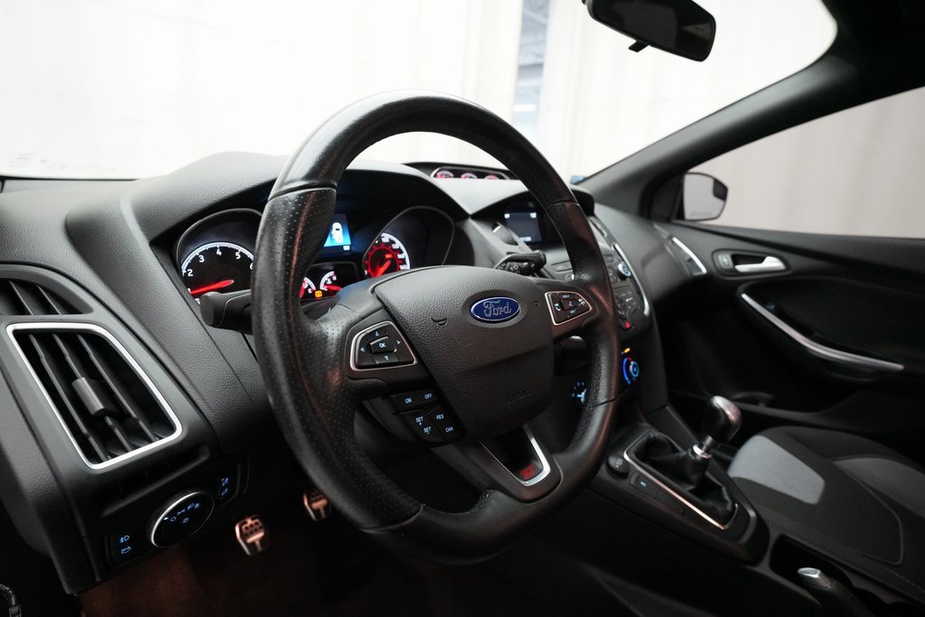 Used 2018 Ford Focus ST image 8