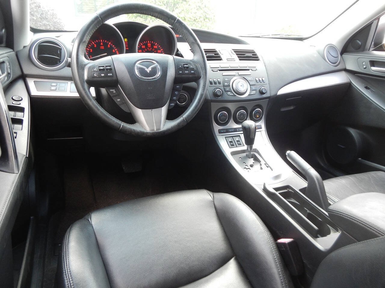 Used 2011 MAZDA MAZDA3 s Grand Touring w/ Tech Pkg FWD image 32