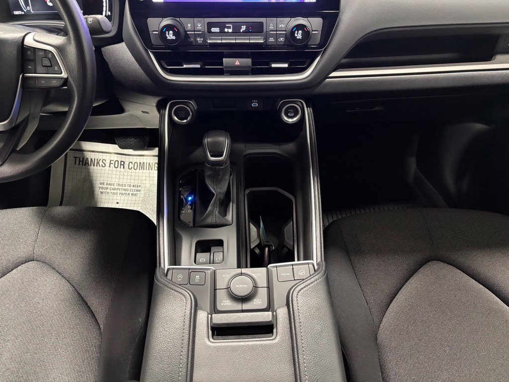 Used 2026 Toyota Grand Highlander AWD image 39