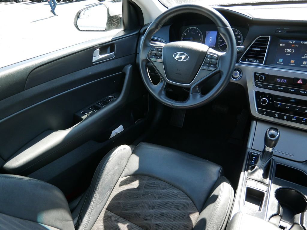 Used 2017 Hyundai Sonata Sport w/ Value Edition Package 02 FWD image 18