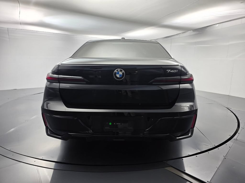 Certified 2025 BMW 740i RWD image 5