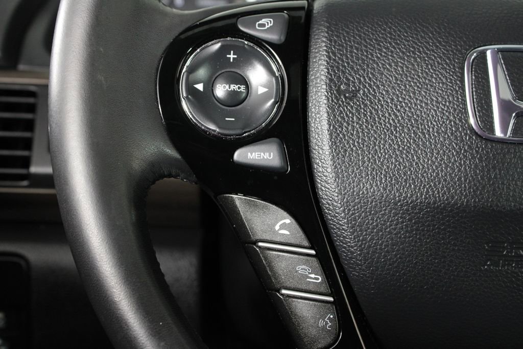 Used 2016 Honda Accord Touring image 26