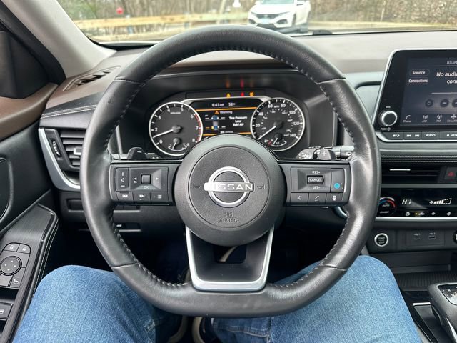 Used 2023 Nissan Rogue SV w/ SV Premium B Package image 35