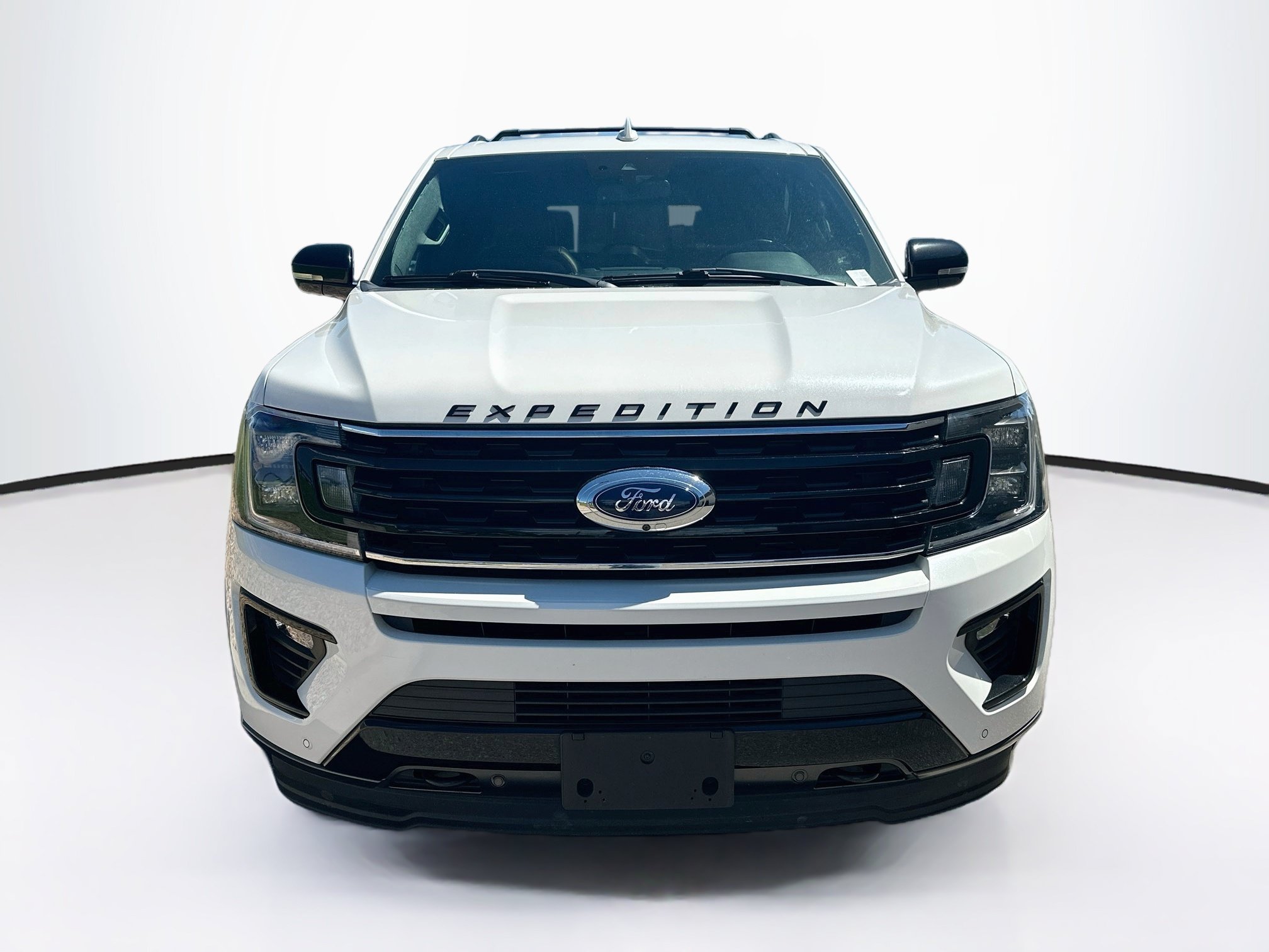 Used 2020 Ford Expedition Limited w/ Equipment Group 303A AWD/4WD image 2