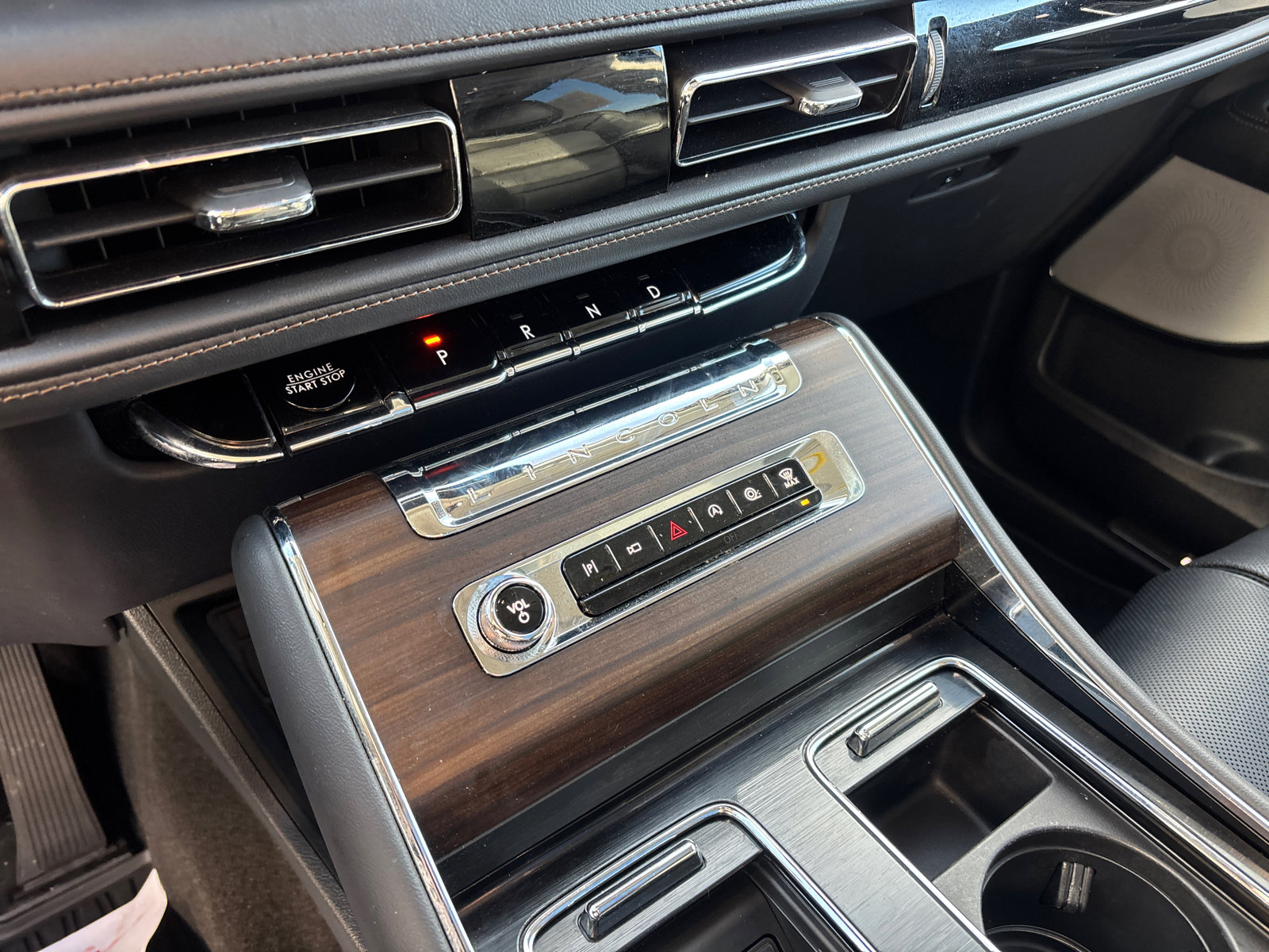 Certified 2025 Lincoln Aviator Reserve w/ Equipment Group 201A image 22