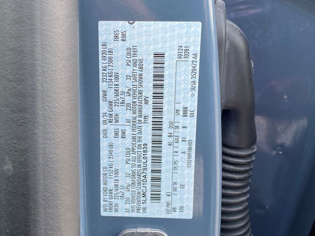 Used 2025 Lincoln Corsair AWD w/ Equipment Group 101A image 33