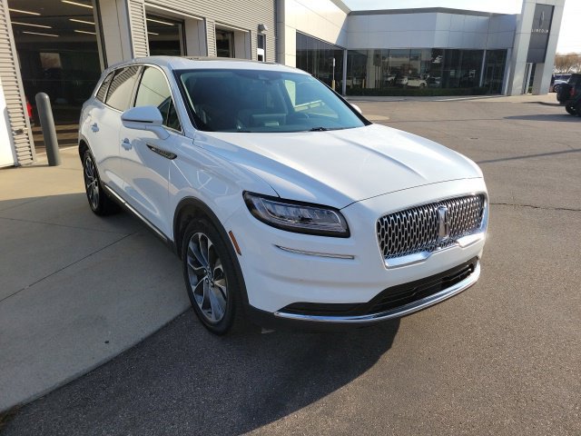 Used 2023 Lincoln Nautilus Reserve AWD/4WD image 9