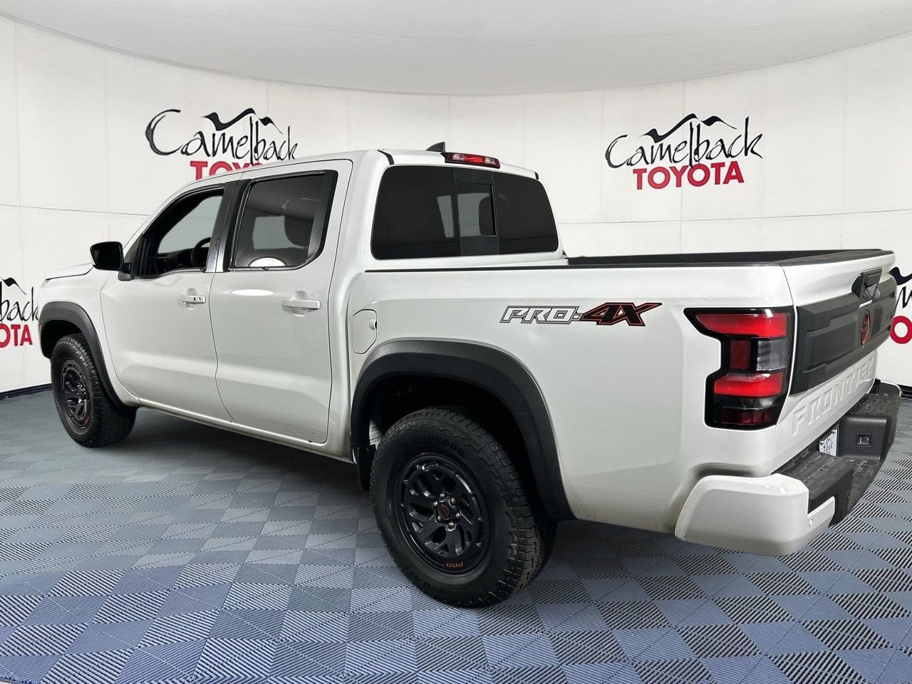Used 2026 Nissan Frontier PRO-4X AWD/4WD image 6
