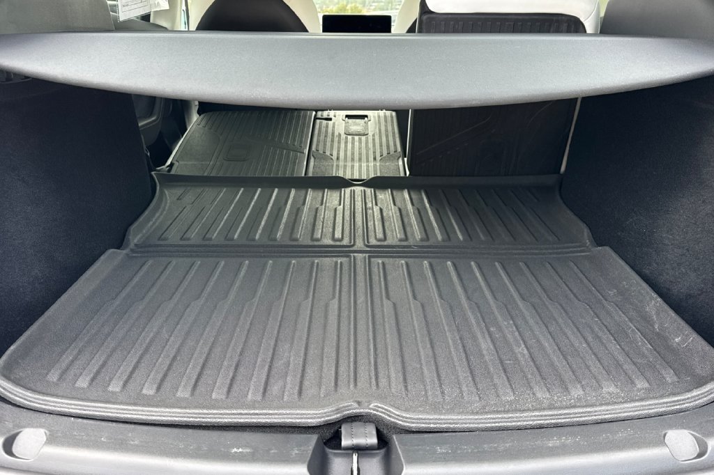 Used 2025 Tesla Model Y Performance AWD/4WD image 18