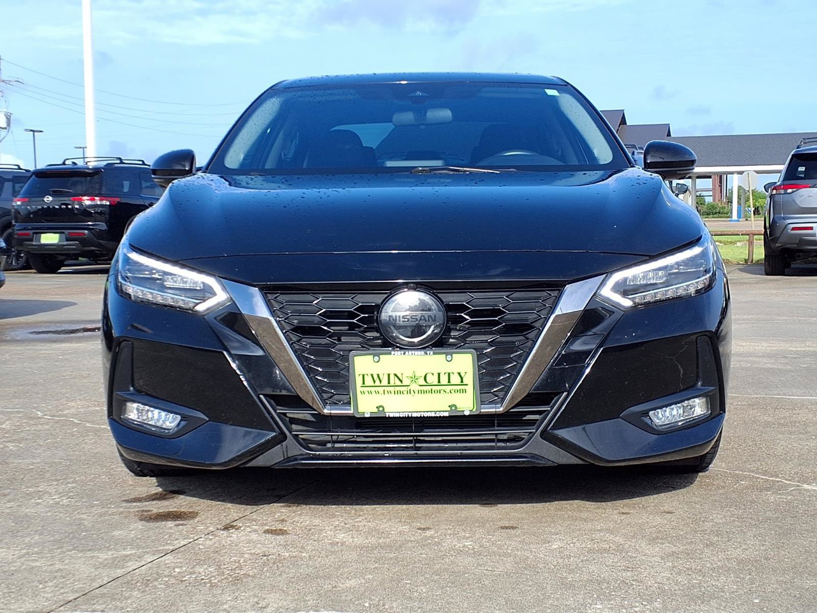 Used 2023 Nissan Sentra SR w/ SR Premium Package FWD image 3